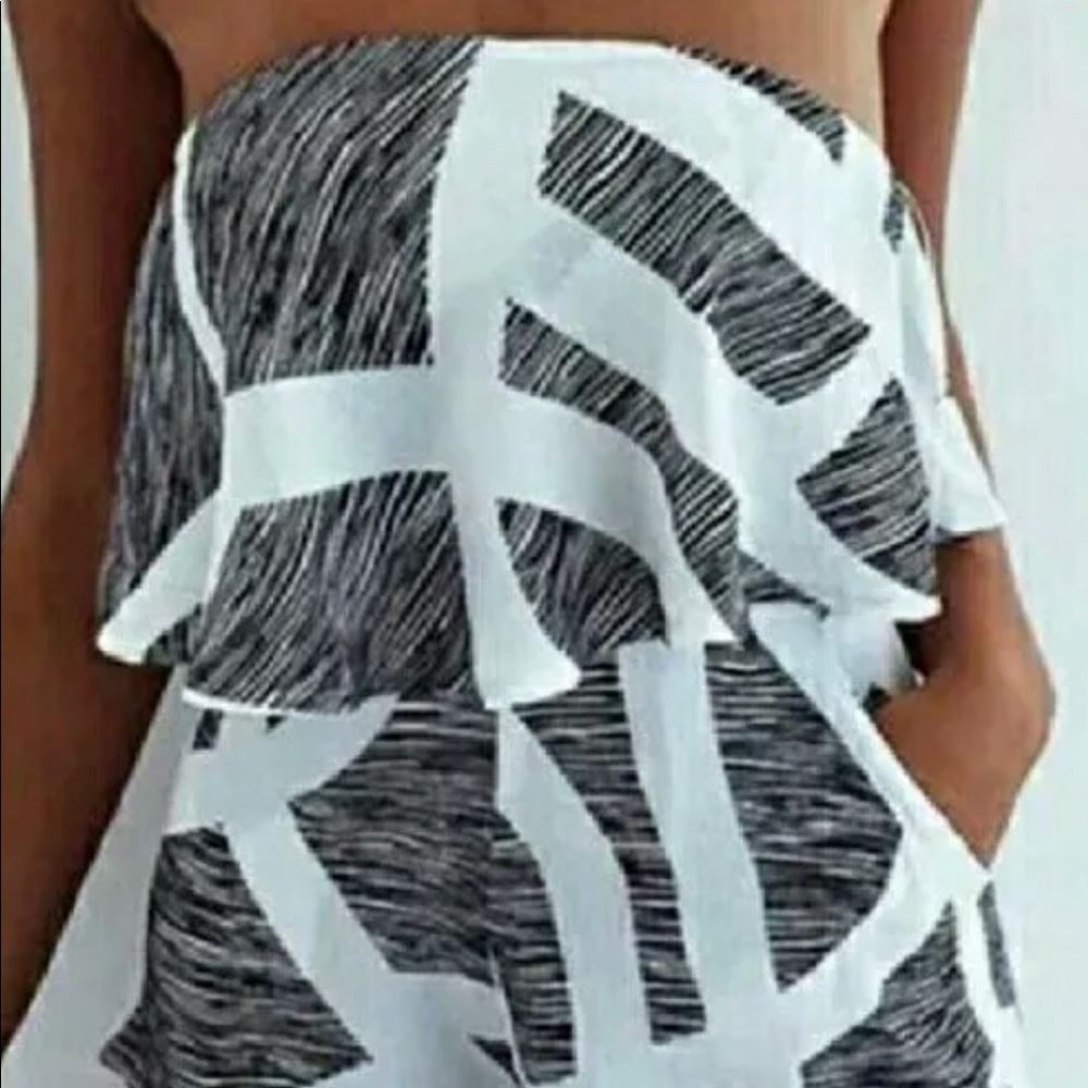 Geometric strapless romper
